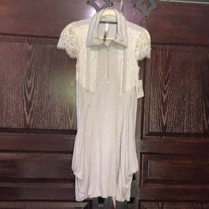 Kenzie dress deep pockets on the side built in with the dress looks very sharp